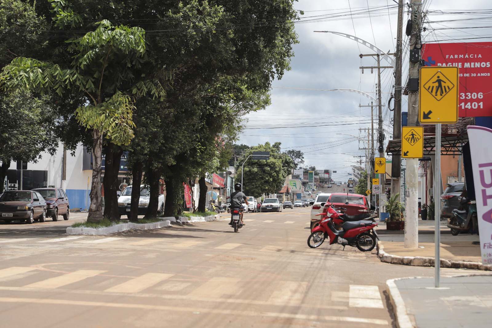 Além da segurança viária, projeto de sinalização promoveu uma melhor organização do trânsito nas cidades, como no município de Araguaçu - Félix Carneiro/Governo do Tocantins