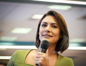 Michelle Bolsonaro grava apoio a Eli Borges na disputa pelo Senado no Tocantins